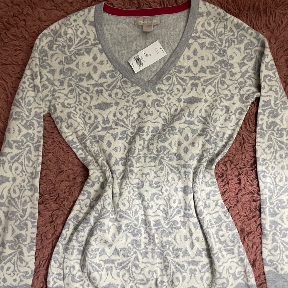 Banana republic sweater BNWT
